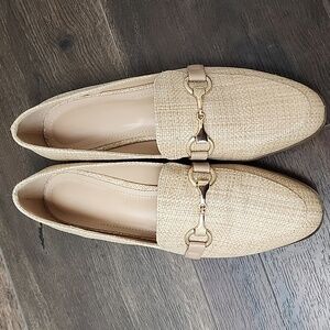 Natural Flat Loafer with gold buckle sz 7.5